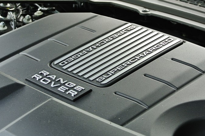 2019 Range Rover P565 engine cover