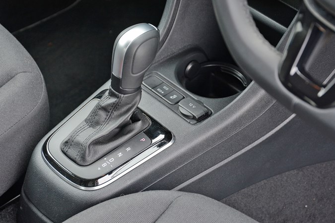 Silver 2020 Volkswagen e-Up gearlever