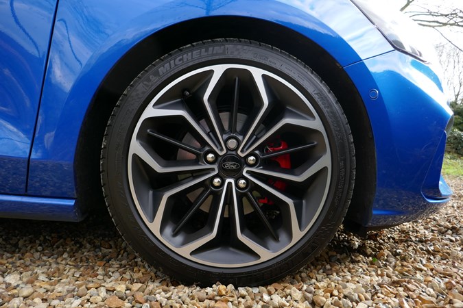 Ford Focus ST-Line X 18-inch matte black alloy wheel