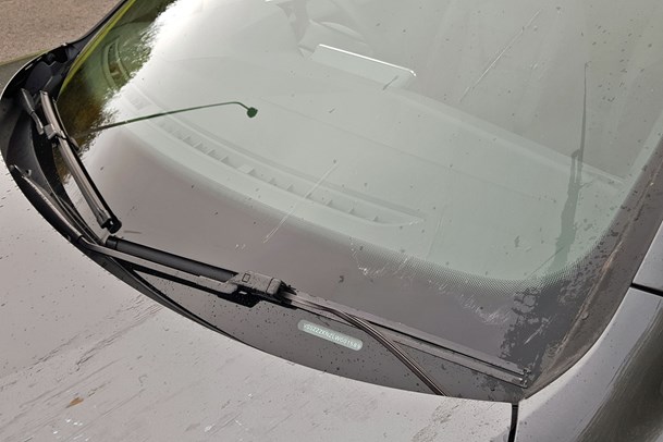 SEAT Tarraco long-term test review - damaged windscreen and wiper