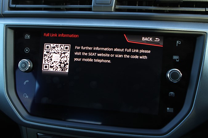 SEAT Arona FullLink QR code screen