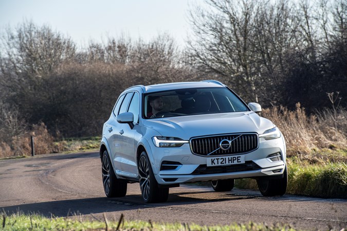 Volvo XC60 driving front