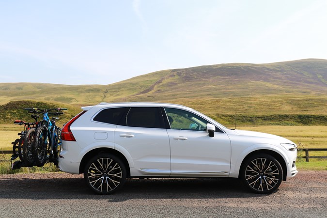 2021 Volvo XC60 T8 side on