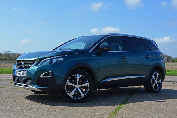 Peugeot 5008 SUV front static