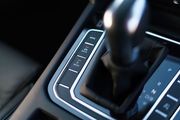 Volkswagen Passat GTE (2020) six-speed auto