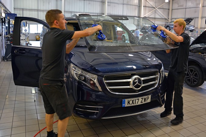 Blue 2017 Mercedes-Benz V-Class MPV windscreen replacement