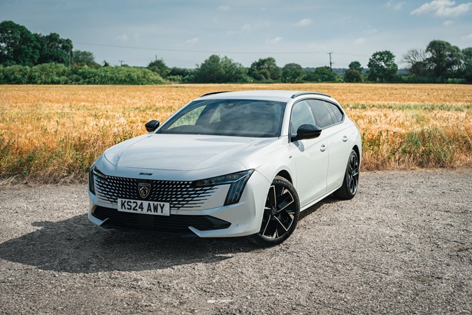 Peugeot 508 SW front three-quarter