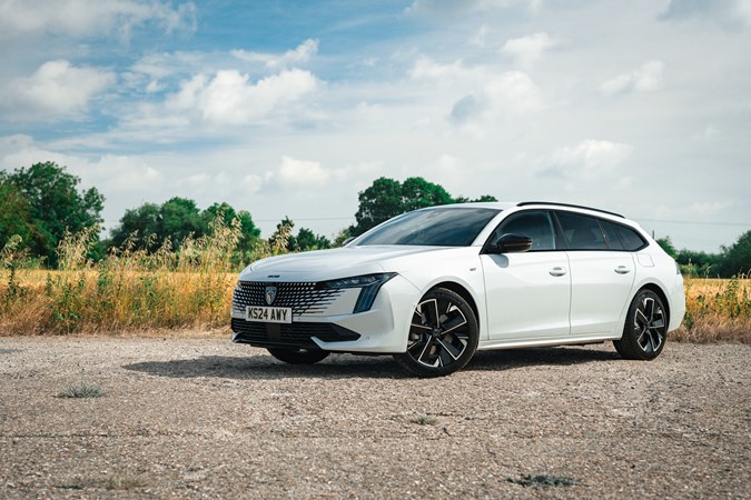 Peugeot 508 SW front three-quarter