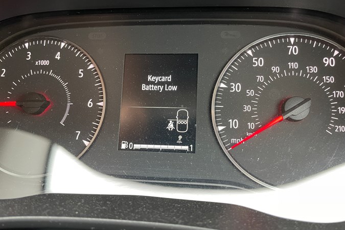 Dacia Jogger key low battery warning