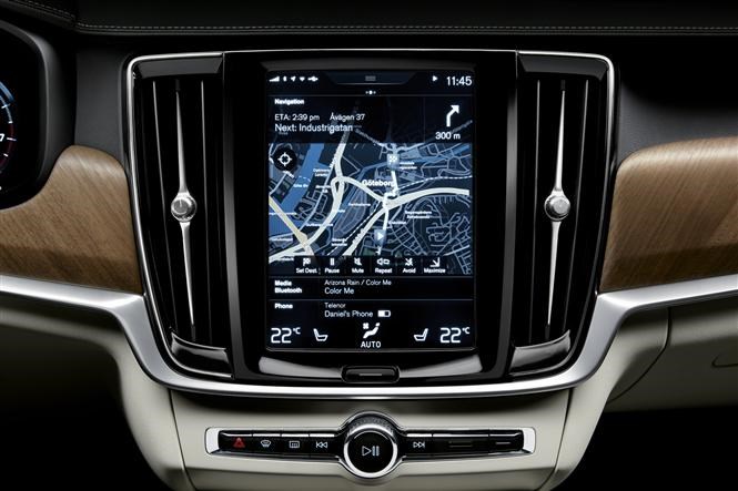 Volvo S90 touchscreen
