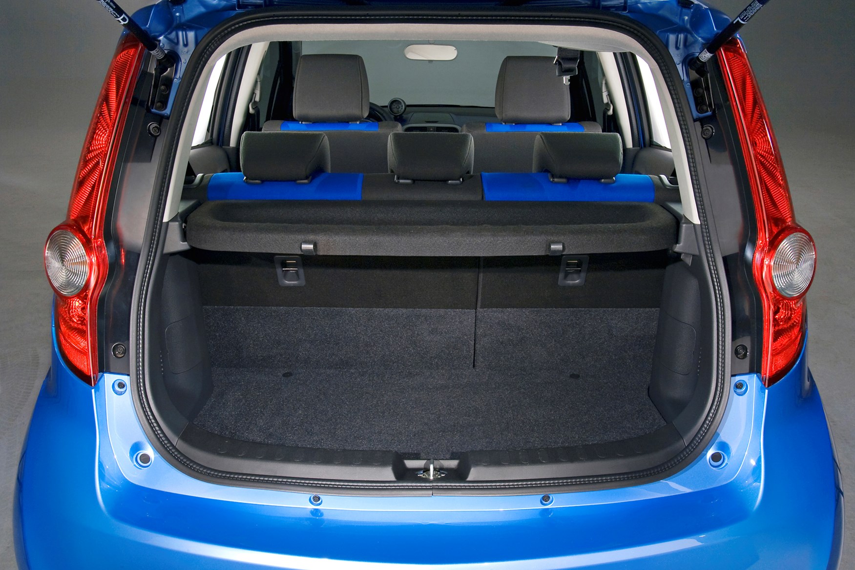 used-vauxhall-agila-estate-2008-2013-boot-space-practicality