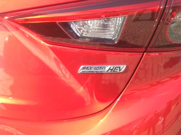 Mazda 3 Hybrid 