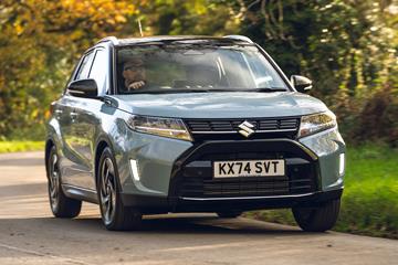 Suzuki Vitara (2024) front driving