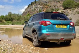 Suzuki Vitara off-road