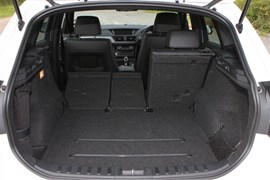 The rear seat backs can be folded in three individual sections