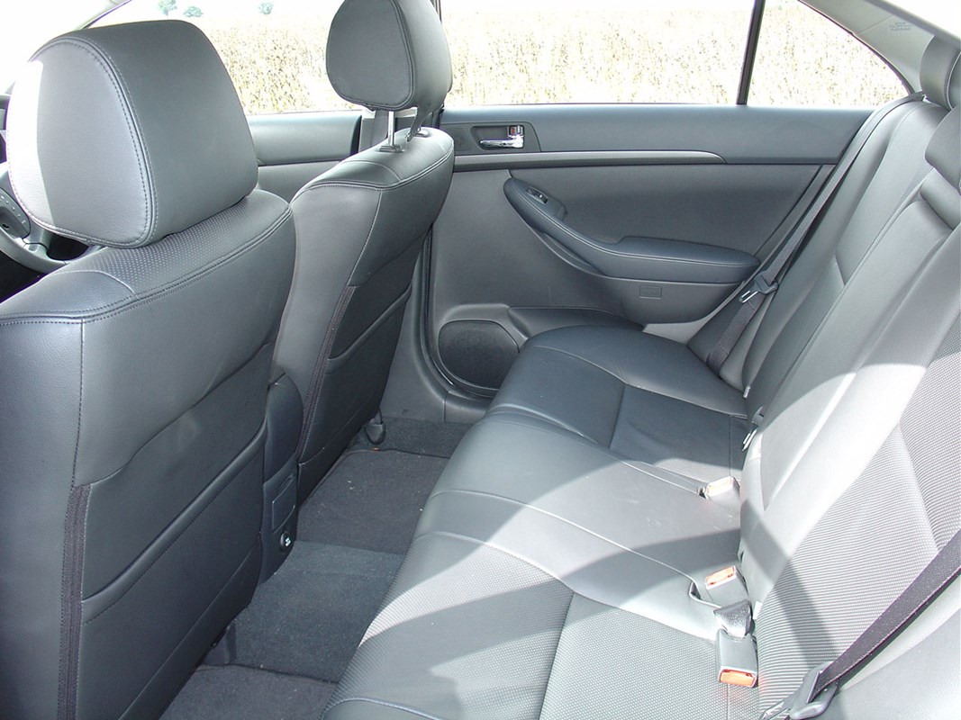 Toyota avensis clearance isofix