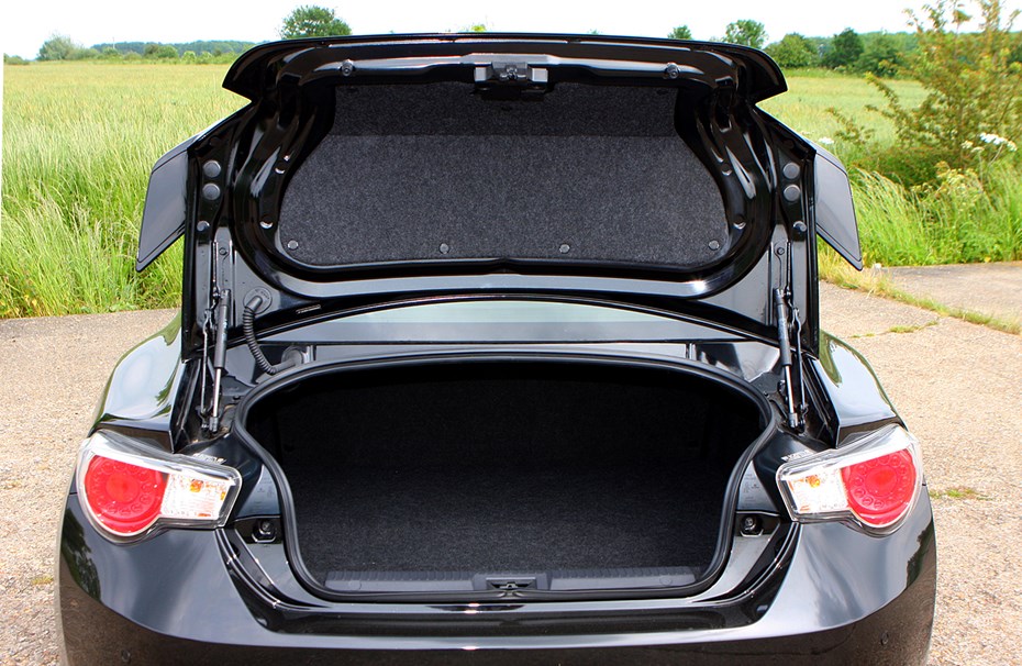 Subaru 2016 BRZ boot/load space