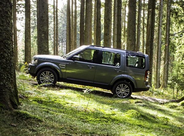 Land Rover Discovery  - The best cars for fishermen