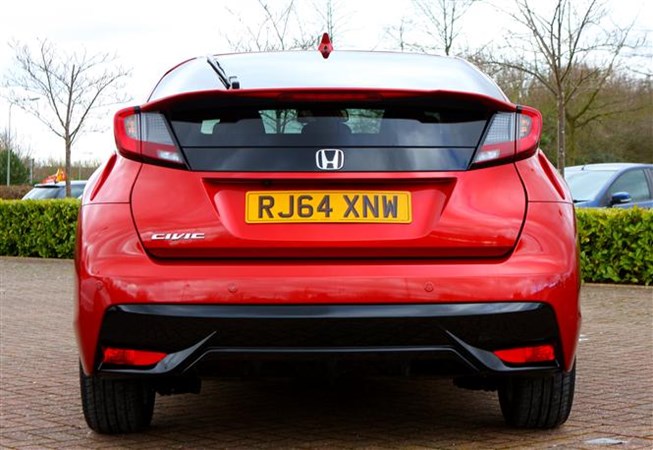 Rear end looks tidier after facelift