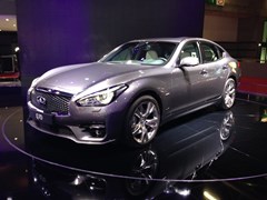 Infiniti Q70