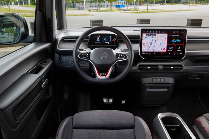 Volkswagen ID. Buzz GTX: dashboard and infotainment system, black upholstery