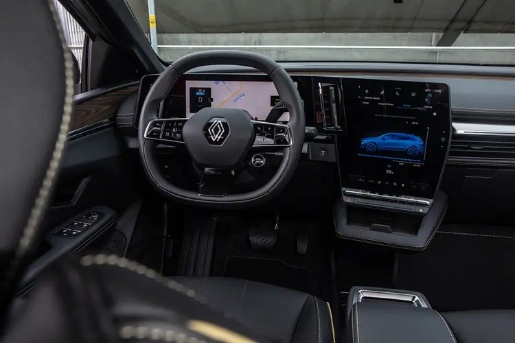 Renault Megane E-Tech review (2022) interior