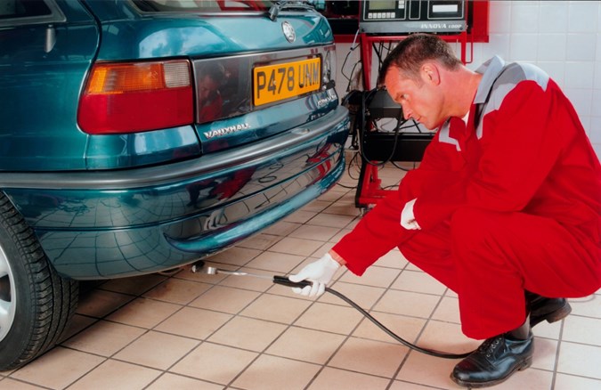 Vehicle emissions check - What is an MOT
