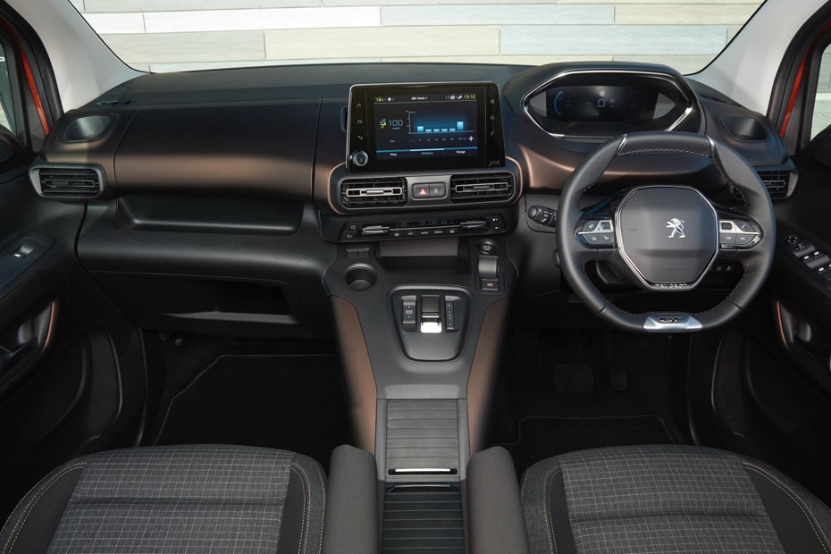 2022 Peugeot e-Rifter dash