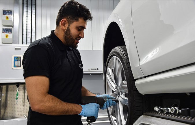 Tyre technician with Volkswagen - What is a run-flat tyre