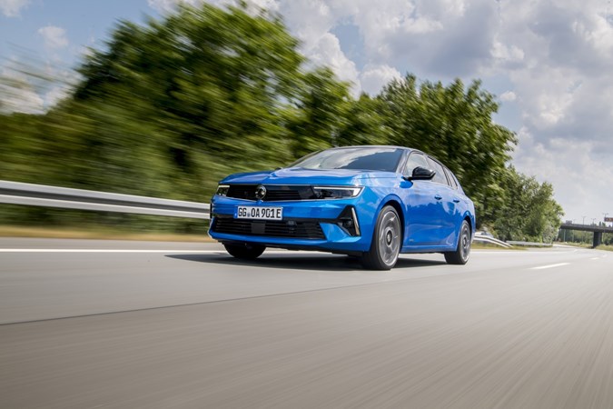 Vauxhall Astra Sports Tourer on motorway - What is cruise control