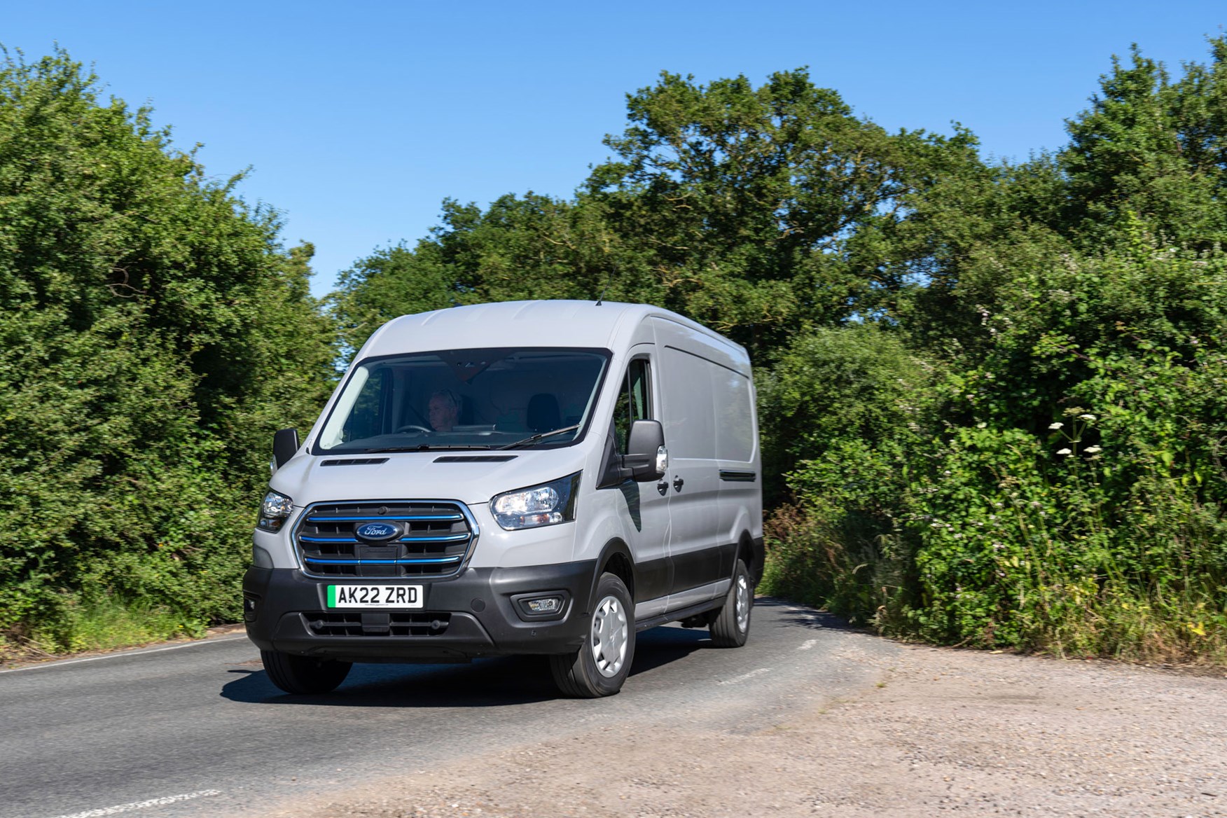 Ford E Transit 2022 front three quarter