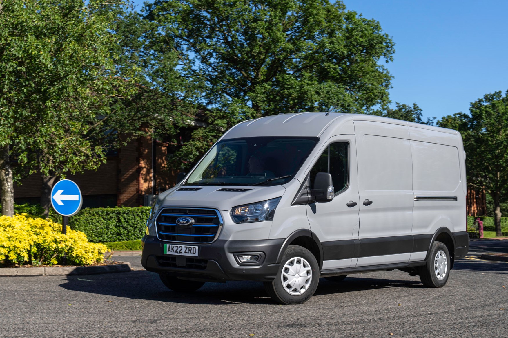 Ford E Transit 2022 cornering