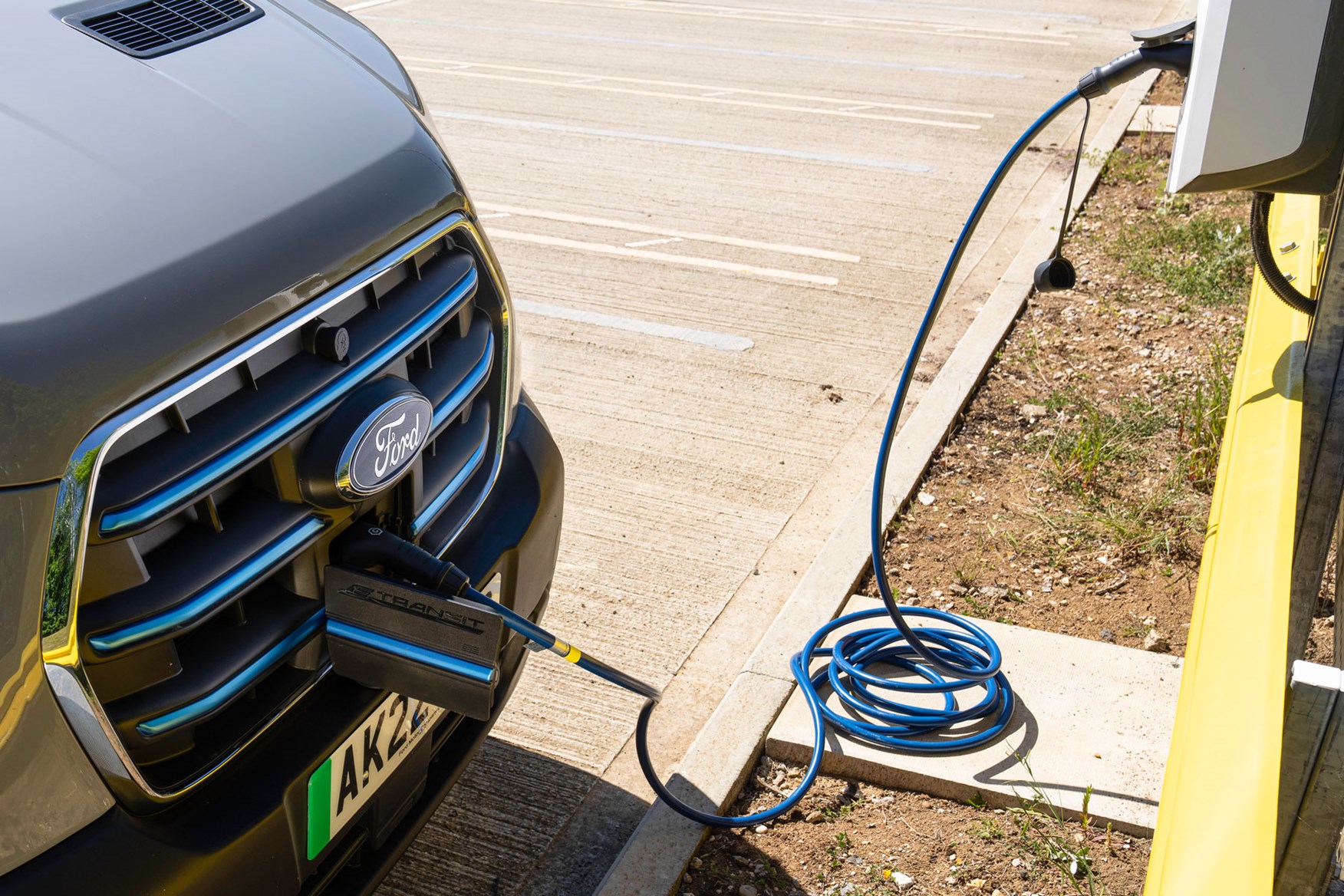 Ford E Transit 2022 charging