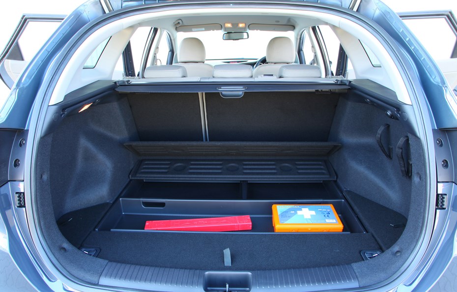 Used Kia Ceed Sportswagon (2012 - 2018) boot space & practicality