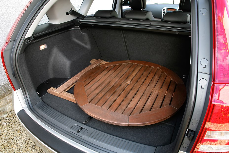 Used Kia Ceed SW (2007 - 2012) boot space & practicality