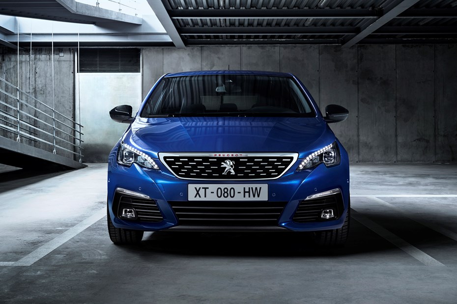 Facelifted Peugeot 308 2017