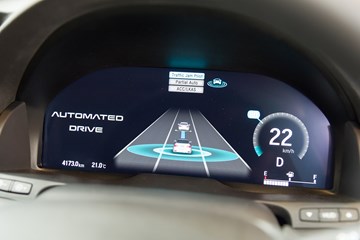 Dashboard display tells you when the car is driving for you