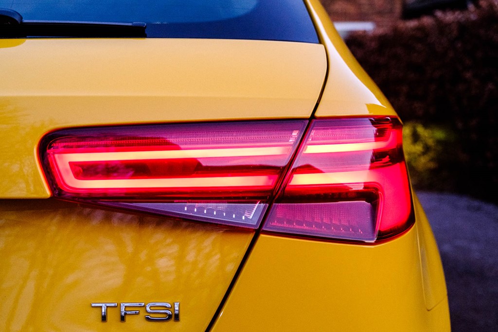 What is a sequential indicator? Parkers