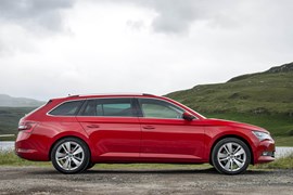 Skoda confirms PHEV version of Superb for 2019