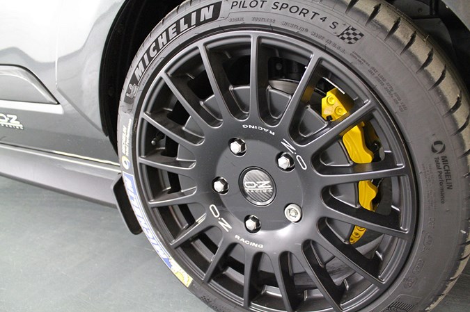 Ford Transit Custom MS-RT R-Spec - 20-inch OZ Racing wheels and big brakes