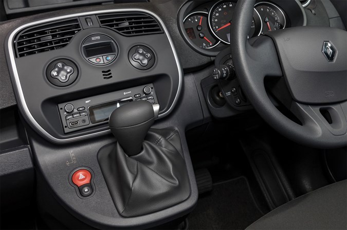 Renault Kangoo EDC automatic interior