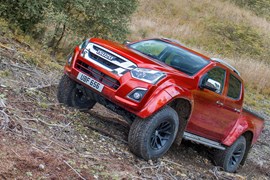 2017 Isuzu D-Max AT35 - rock climbing