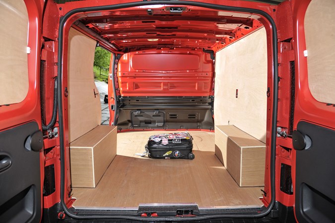 Nissan NV300 vs Toyota Proace twin-test review - NV300 load area