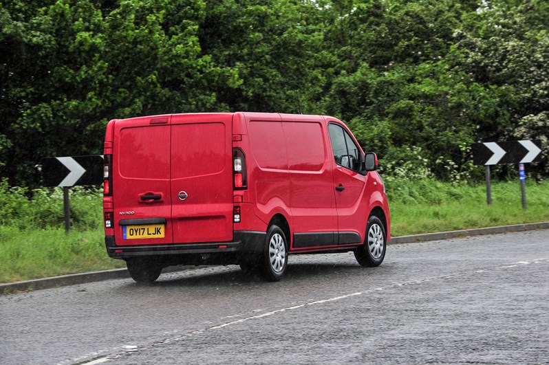 Nissan NV300 vs Toyota Proace twintest review battle of the five