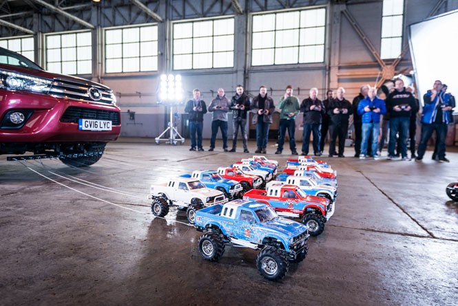 Toyota Hilux Little and Large YouTube films - Tamiya versus the real thing