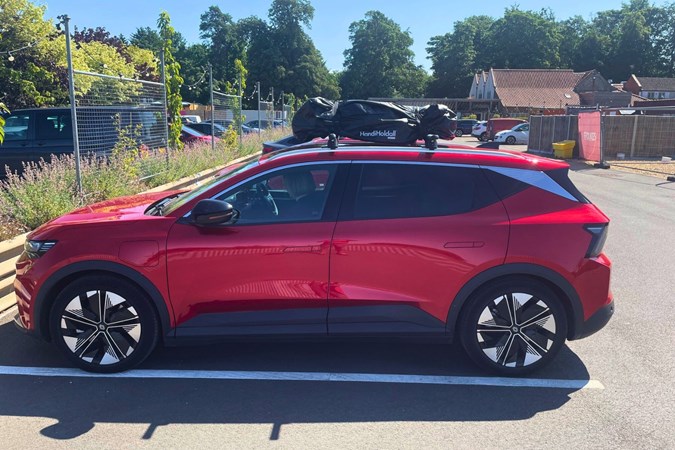 HandiHoldall bag mounted on Renault Scenic E-Tech