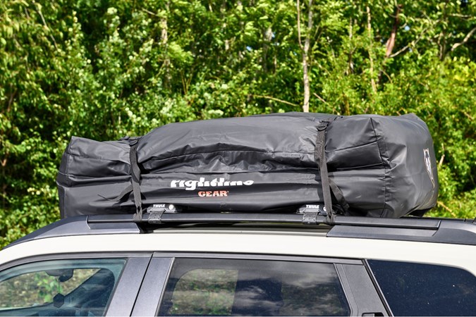 Righline Gear 3 mounted on top of Dacia Duster