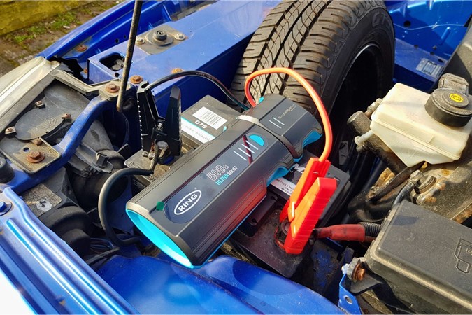 Ring UltraBoost 500A attached to MG battery