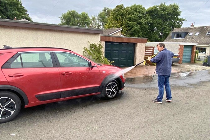 Alex Boyd testing the Karcher K5 on a car
