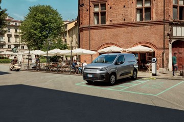 2022 Fiat Doblo front static